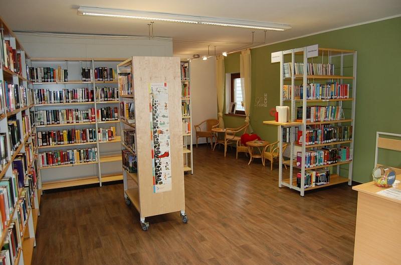 Innenansicht der ÖB der Pfarre Neukirchen und der Marktgemeinde Altmünster